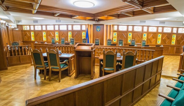Вища рада правосуддя звільнила сімох суддів за поданням заяв про відставку