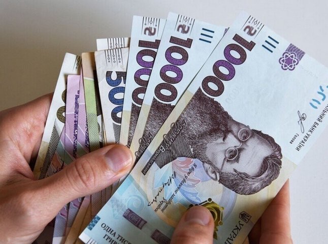 Середня зарплата в Україні у вересні зросла до 26,6 тисяч гривень — Держстат