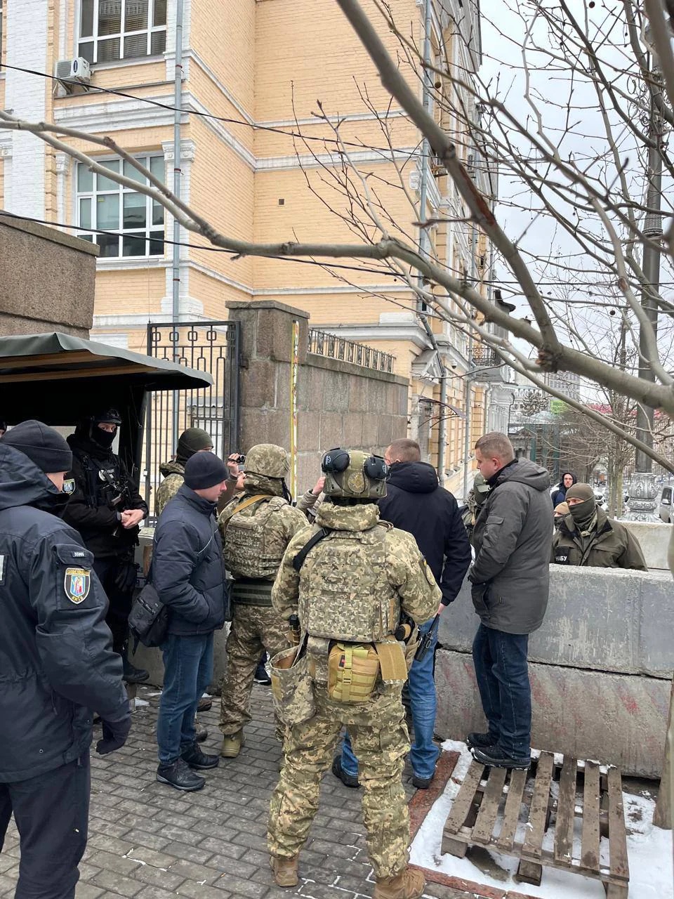 НАБУ заявило про викриття схеми хабарів у Верховній Раді, тривають обшуки в парламенті
