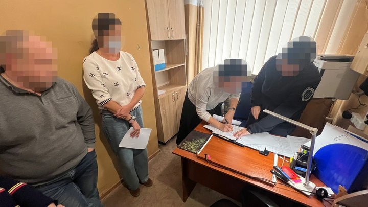 В Одесі викрили схему з фіктивними «інвалідностями» для призовників: двох медиків взяли під варту