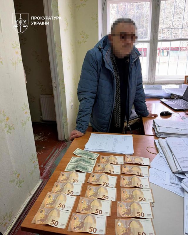 Суддю Ренійського райсуду Одещини затримали за підозрою в хабарі 800 євро та 300 доларів