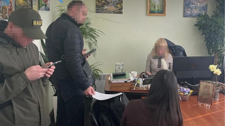 Вимагання 2 млн грн від прифронтового бізнесу: податківцю повідомили нову підозру