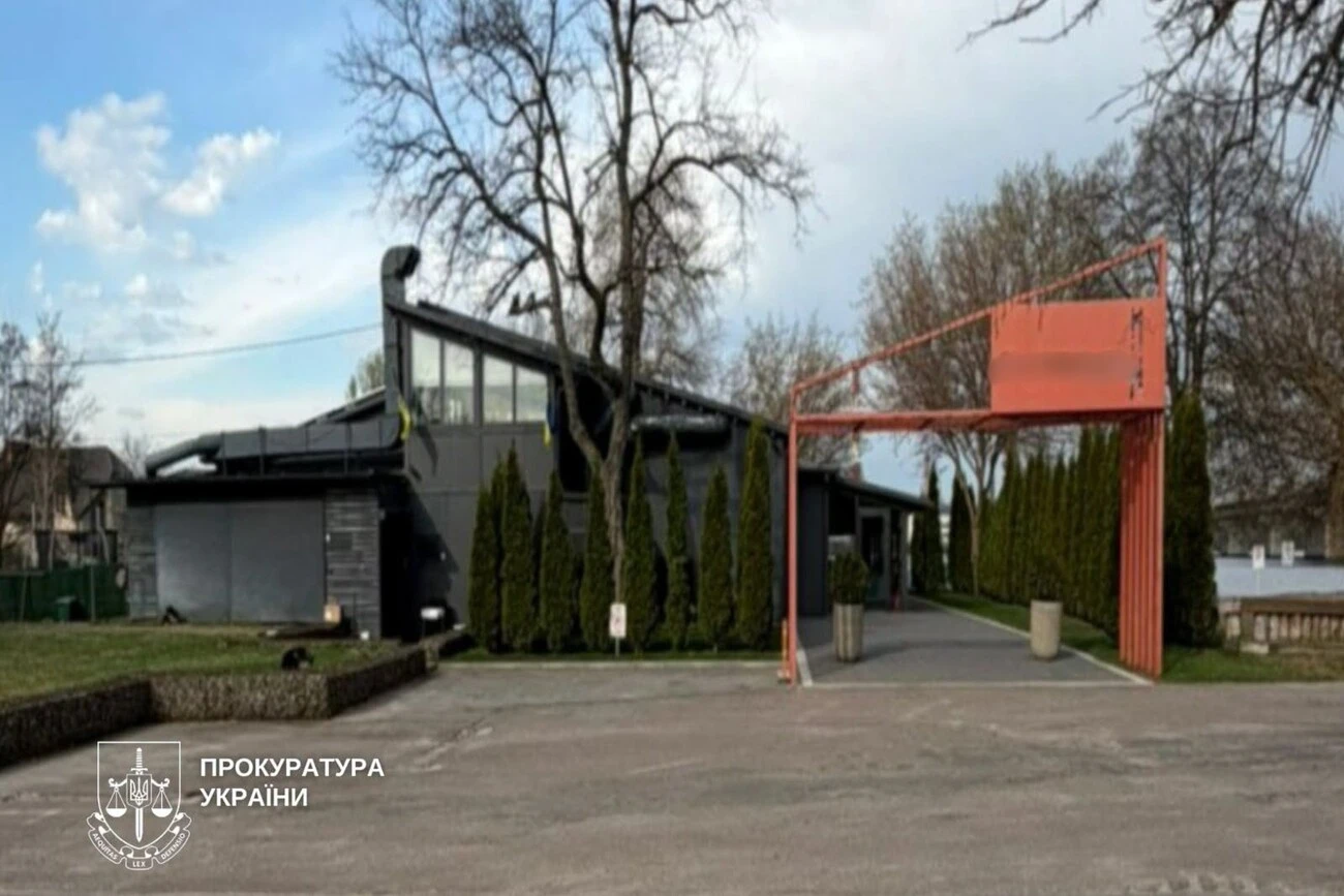 Київська прокуратура вимагає знести ресторан біля Дніпра