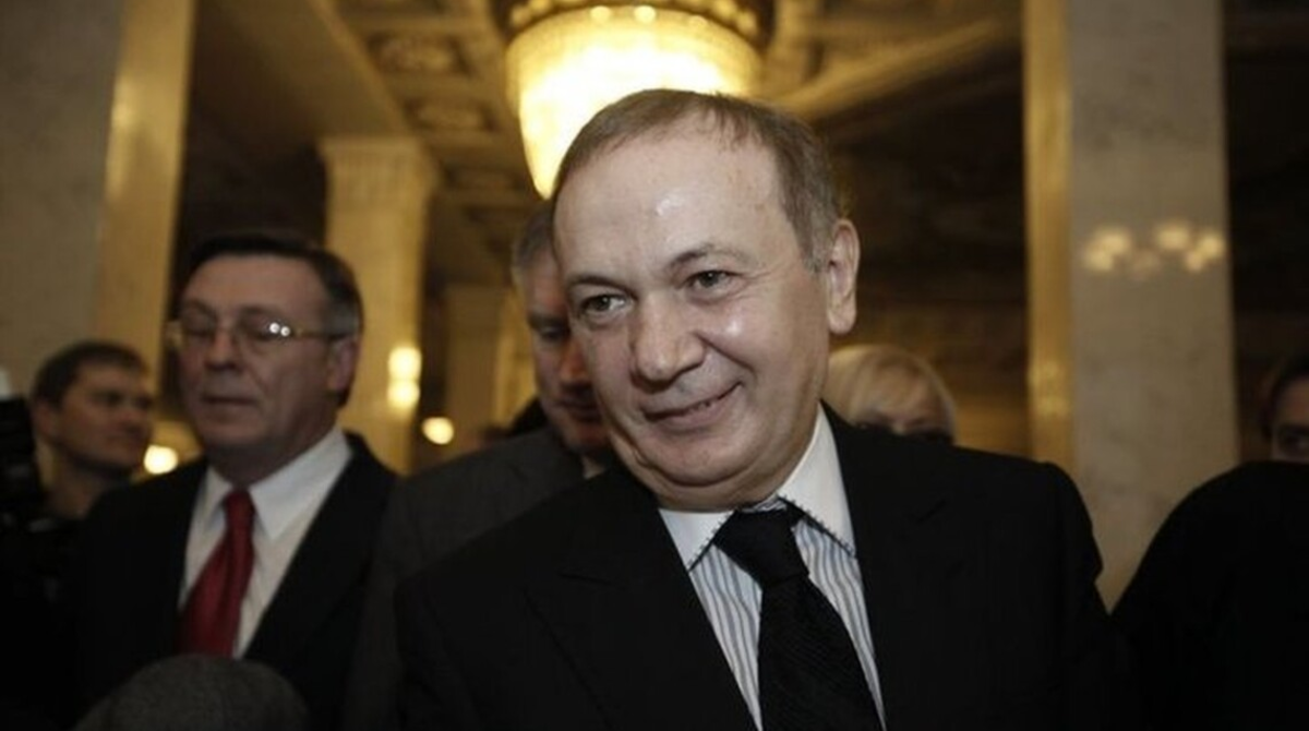Президент запровадив санкції проти екснардепа Іванющенка у справі про землю ринку «Столичний»