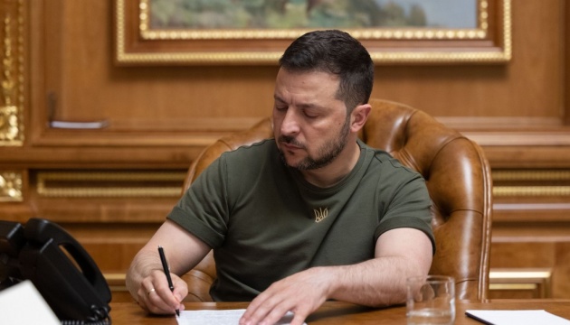 Білецький, Удовенко, Стретович, Карп’як: кого Зеленський відзначив до Дня Незалежності