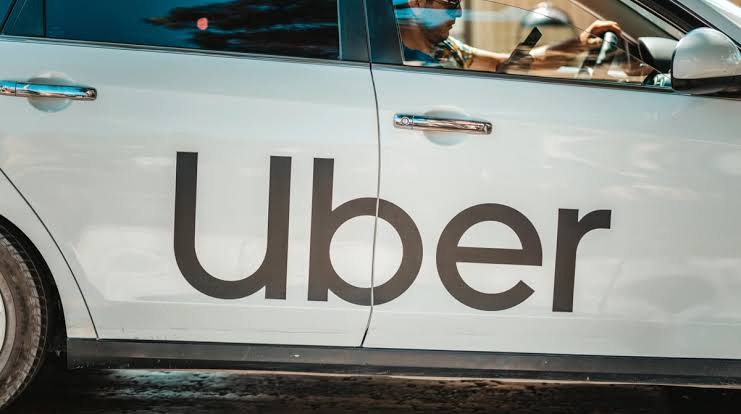 Uber оштрафували майже на €825 млн за автоматичне блокування водіїв у Європі