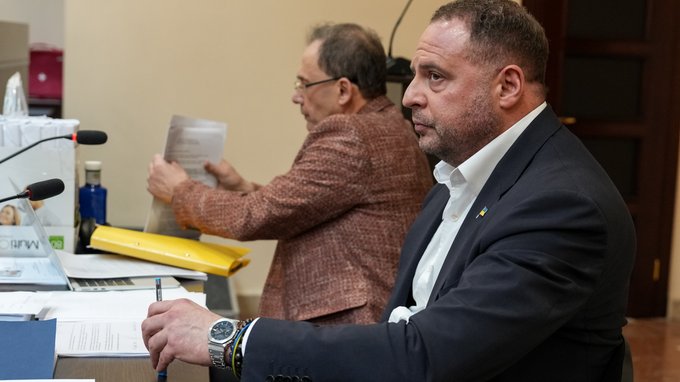 ВАКС продовжив обов’язки Єрмаку на 60 днів, але дозволив зняти електронний браслет